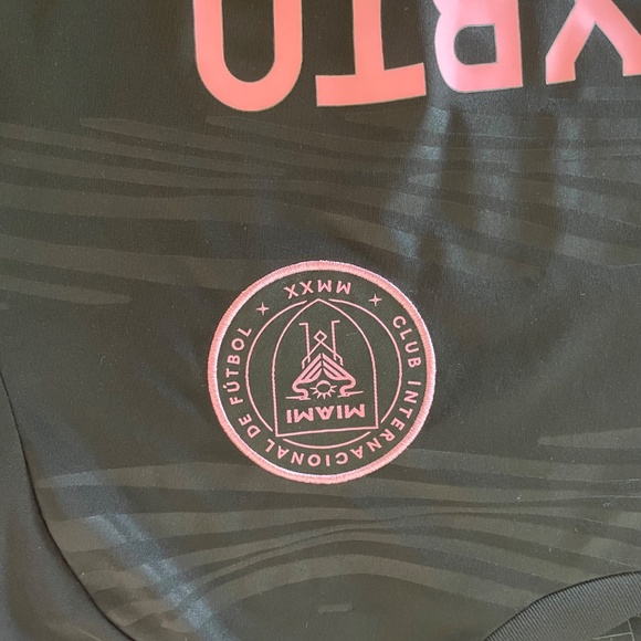 Messi Jersey - Picture 2 of 6